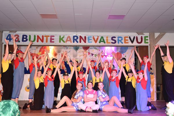 karneval-2025-1015EA37C75-0136-6F67-BCFC-8FC9842C69C3.jpg