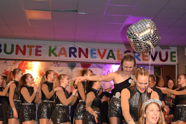karneval-2025-2403F2BBC5C-8C71-372D-1B79-8D7B4EF73396.jpg