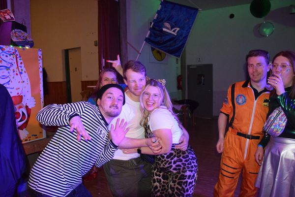 karneval-2025-275AE4D5A56-D48F-9829-8AEB-A590FFC60A78.jpg