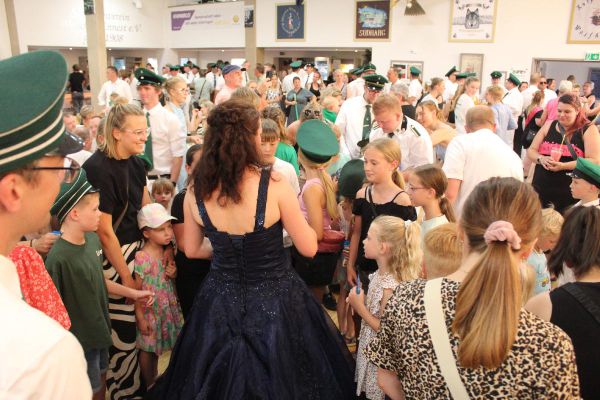 samstag-2026-14100CA5476-13AF-5010-9ED2-4AB471FEA5BA.jpg