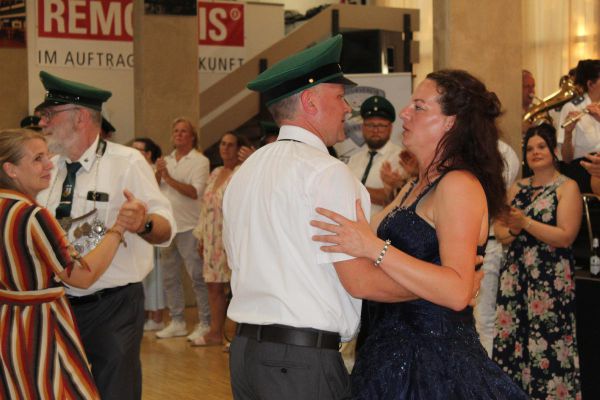 samstag-2026-165DFCBE141-CBE0-607E-A349-93F7D7989B88.jpg